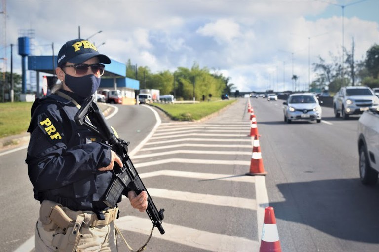 Durante Operação Rodovida, PRF intensifica fiscalização nas rodovias baianas nos festejos natalinos