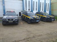 Operação integrada entre Polícia Rodoviária Federal e Polícia Civil resultou na prisão de 5 (cinco) criminosos envolvidos em roubo de carga de pneus