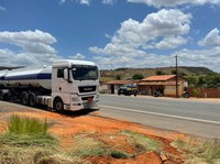 PRF flagra homem realizando venda ilegal de gasolina em Ribeira do Pombal (BA)