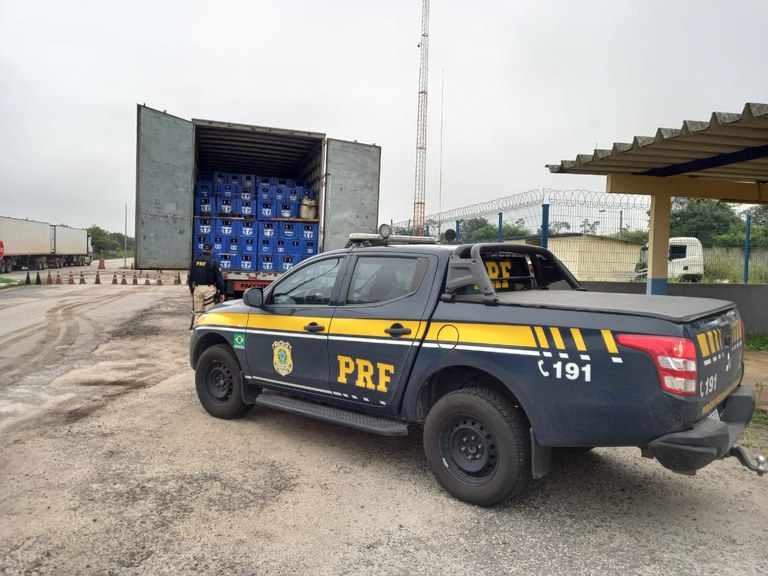 Quase 17 mil litros de cerveja transportados irregularmente são apreendidos pela PRF no sudoeste da Bahia