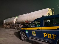 Quase 50.000 litros de combustível transportado com documentação fiscal irregular é apreendido pela PRF em Vitória da Conquista (BA)
