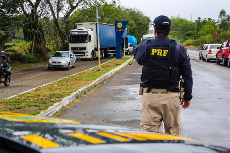 Vai pegar a estrada no carnaval: Confira as dicas da PRF para fazer uma viagem tranquila e segura