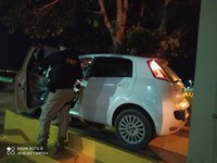Homem beneficiado por indulto de Natal é preso pela PRF com carro roubado em Santo Antônio de Jesus (BA)