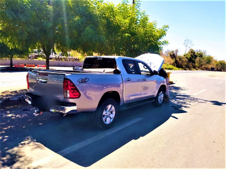 Em Barreiras (BA), PRF recupera caminhonete Hilux furtada no estado das Minas Gerais