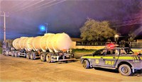 Mais um caminhão-tanque é apreendido pela PRF na Bahia transportando combustível com nota fiscal fraudada