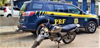PRF flagra condutor sem capacete transitando com motocicleta adulterada na BR 101