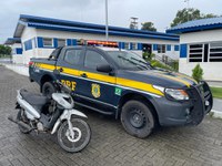 Em Alagoinhas (BA), PRF apreende motoneta que estava circulando com motor roubado