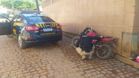 PRF recupera em Wenceslau Guimarães (BA) motocicleta roubada há mais de 5 anos
