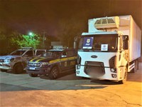 Em ação rápida, PRF e PMBA recuperam caminhão roubado momentos antes no estado de Minas Gerais
