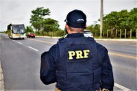 PRF na Bahia intensifica fiscalização nas rodovias com foco na segurança viária e no combate à criminalidade