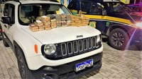 Em Paulo Afonso (BA), PRF prende casal de traficantes transportando quase 70 Kg de drogas em carro roubado