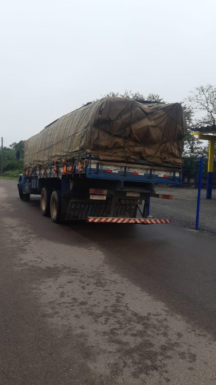 Madeira serrada transportada irregularmente é apreendida pela PRF em Senhor do Bonfim (BA)