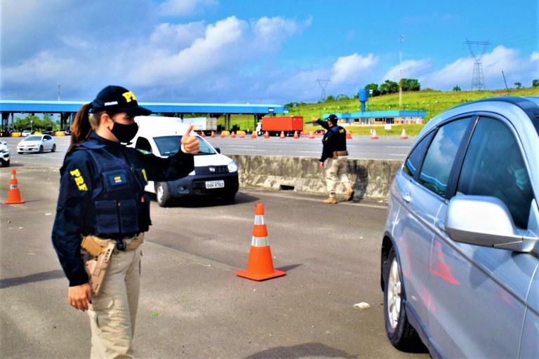 Maio Amarelo: PRF na Bahia realiza ações educativas de trânsito com foco na segurança viária