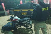 Motocicleta furtada em Brasília (DF) é recuperada pela PRF em Barreiras (BA)