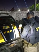 Motorista é detido pela PRF ao apresentar documento falso durante abordagem em Barreiras
