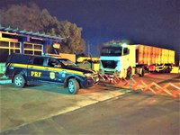 Após cadastro no Sistema Sinal, PRF recupera caminhão roubado na BR 101