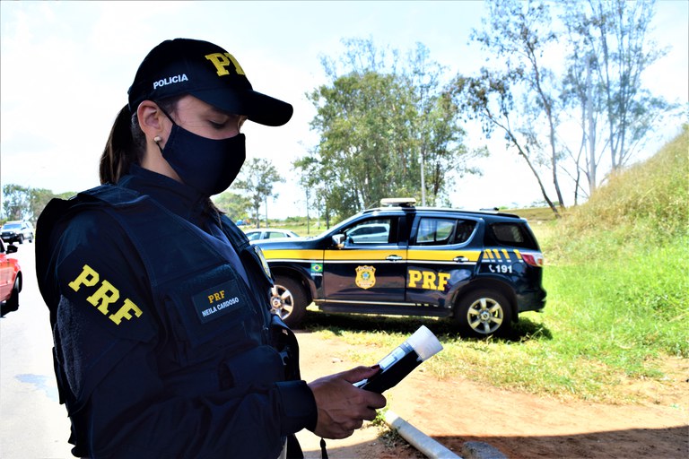 Em 2020, PRF realizou quase 75.000 testes de alcoolemia nas rodovias federais da Bahia