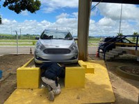 Ford Ka roubado é recuperado pela PRF na BR 101 em Santo Antônio de Jesus (BA)