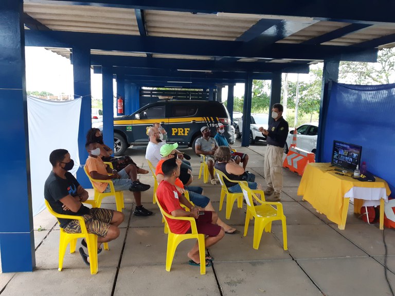No Extremo Sul da Bahia, PRF e órgãos parceiros promovem ações educativas para o trânsito