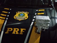 PRF prende dupla com pistola, cocaína e carro adulterado em Capim Grosso/BA