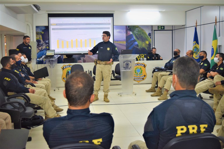 Superintendência da PRF na Bahia realiza encontro de chefes de núcleos de policiamento e fiscalização para aprimoramento das atividades de gestão
