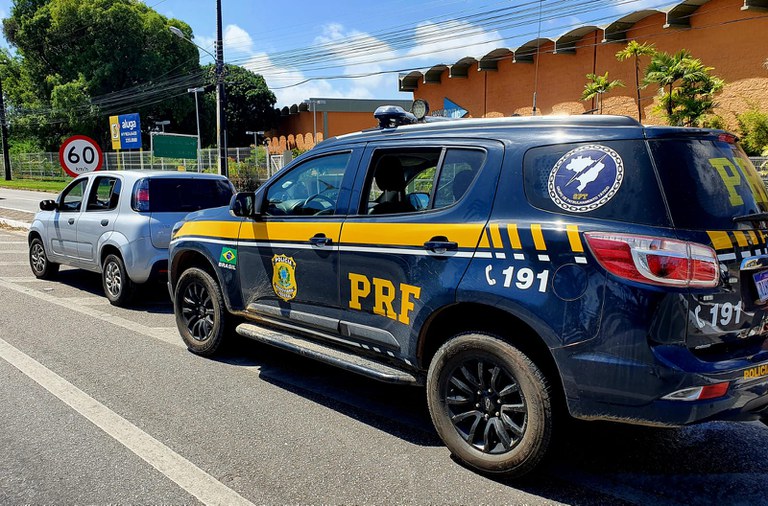IMAGEM - Menos de 12h após cadastro em sistema de alerta, veículo é recuperado em Fortaleza (CE)