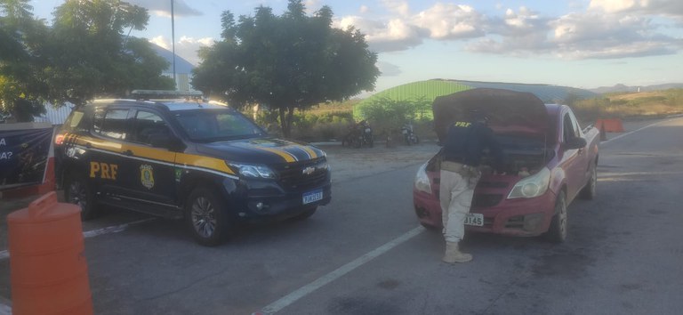IMAGEM - Veículo clonado é recuperado em Jaguaribe (CE)
