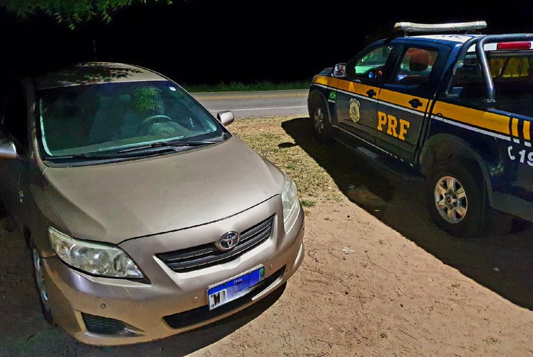 IMAGEM - Veículo roubado em Parnamirim (RN) é recuperado em São Gonçalo do Amarante (CE)