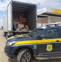 PRF prende homem transportando 3 mil pares de calçados falsificados, em Ipaumirim/CE.