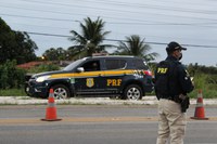 PRF captura foragido com três mandados de prisão em São Gonçalo do Amarante (CE)