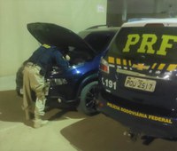 Em Jaguaribe (CE), PRF recupera caminhonete roubada; Motorista portava CNH falsa