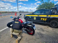 PRF em Jaguaribe (CE) recupera motocicleta que havia sido furtada em Fortaleza