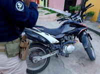 Em Irauçuba (CE), PRF recupera motocicleta roubada há 6 anos