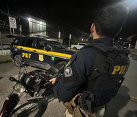 Motocicleta roubada na última terça-feira foi recuperada pela PRF em Fortaleza (CE)