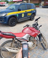 Álcool e direção: PRF prende motociclista inabilitado e embriagado, em Jaguaribe (CE)