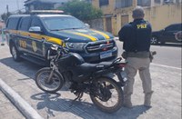 Em Canindé (CE), homem de 67 anos é preso pela PRF com uma motocicleta adulterada