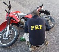 Em Caucaia (CE), PRF prende um homem com motocicleta roubada quatro dias antes