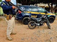 Na BR-222, PRF recupera motocicleta furtada e clonada