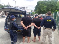 PRF (CE) em parceria com a Guarda Municipal de Canindé prende dupla suspeita de prática de golpe em Caixas Eletrônicos