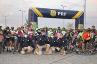 PRF promove passeio ciclístico beneficente em Icó (CE)