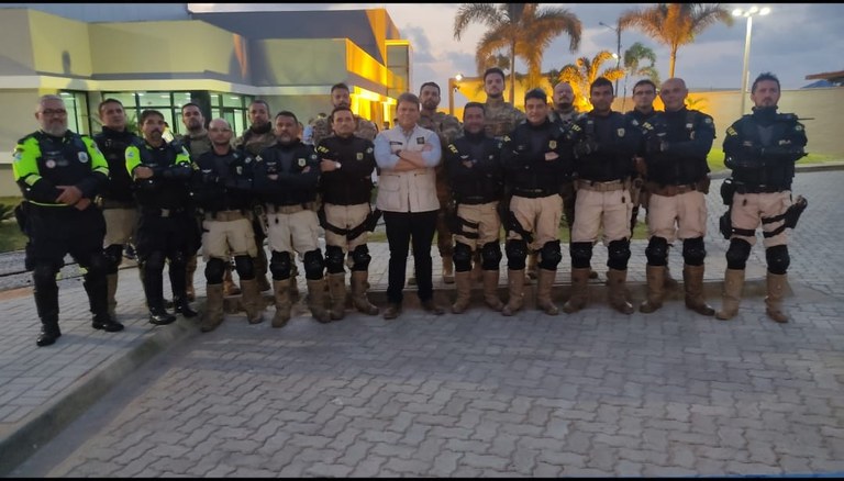 IMAGEM - PRF realiza escolta do Ministro da Infraestrutura durante visita ao Ceará