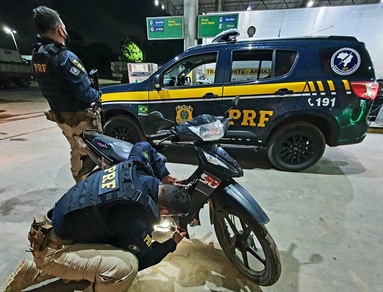 IMAGEM - PRF recupera em Fortaleza (CE) motocicleta com registro recente de roubo