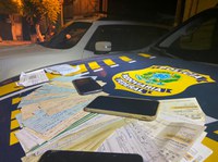 PRF prende 3 homens com talões de cheque fraudulentos no Ceará