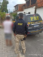 PRF prende em Caucaia (CE) homem com mandado de prisão em aberto
