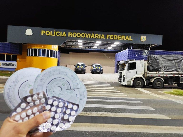 IMAGEM - Após dois dias sem dormir, caminhoneiro é preso pela PRF no Ceará por portar arrebites