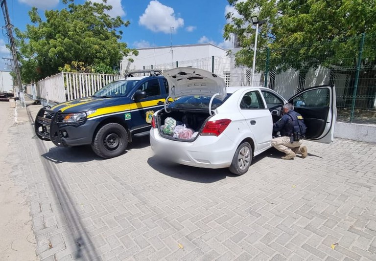 IMAGEM - Em dois dias, PRF no Ceará apreende dois carros furtados de locadoras de veículo