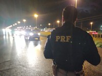 PRF recupera carro com registro de apropriação indébita.