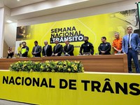 PRF-DF PARTICIPA DA ABERTURA DA SEMANA NACIONAL DO TRÂNSITO DO DETRAN-DF.