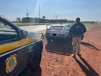 PRF recupera carro furtado e proprietário agradece aos policiais