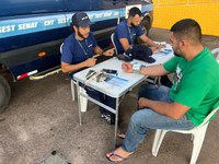 PRF realiza comando de saúde para caminhoneiros na BR-040